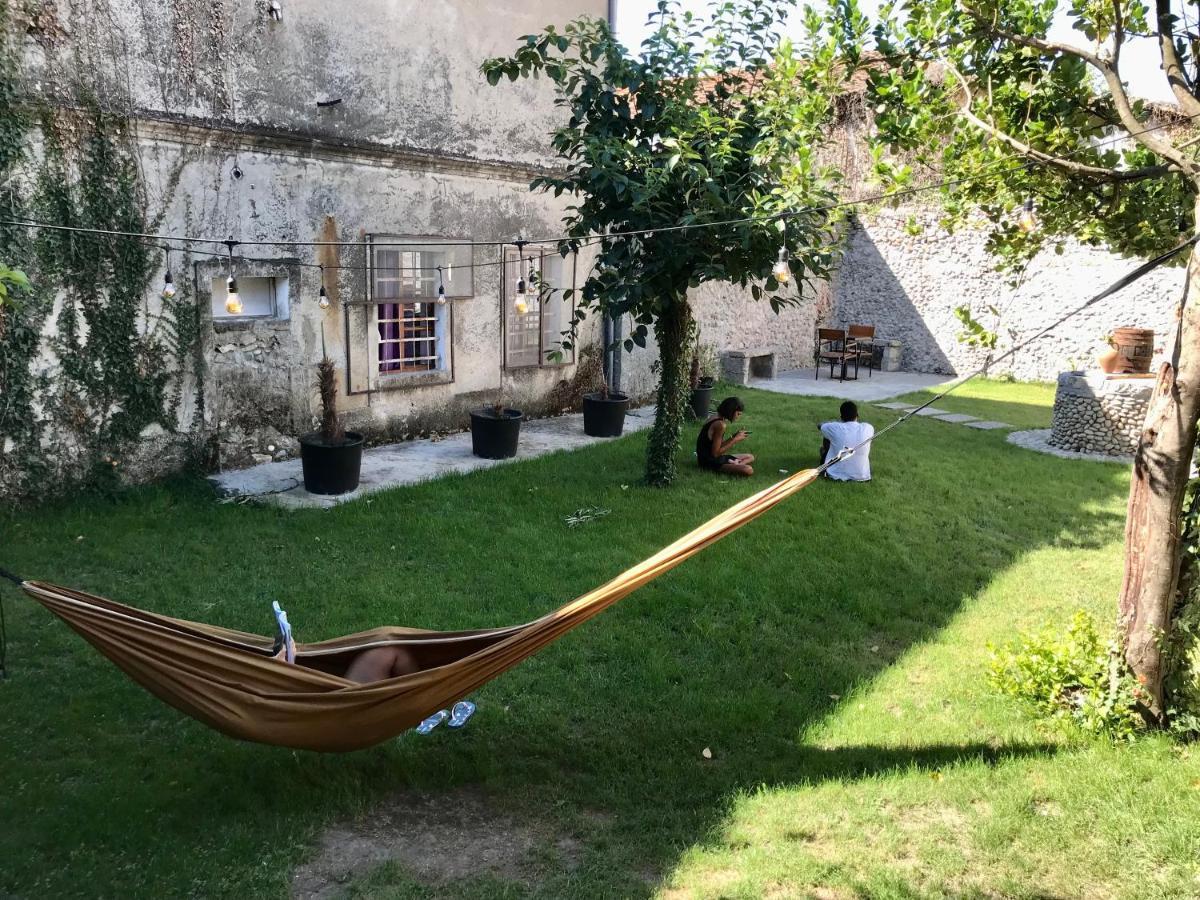 Intown Guesthouse Shkodër 外观 照片
