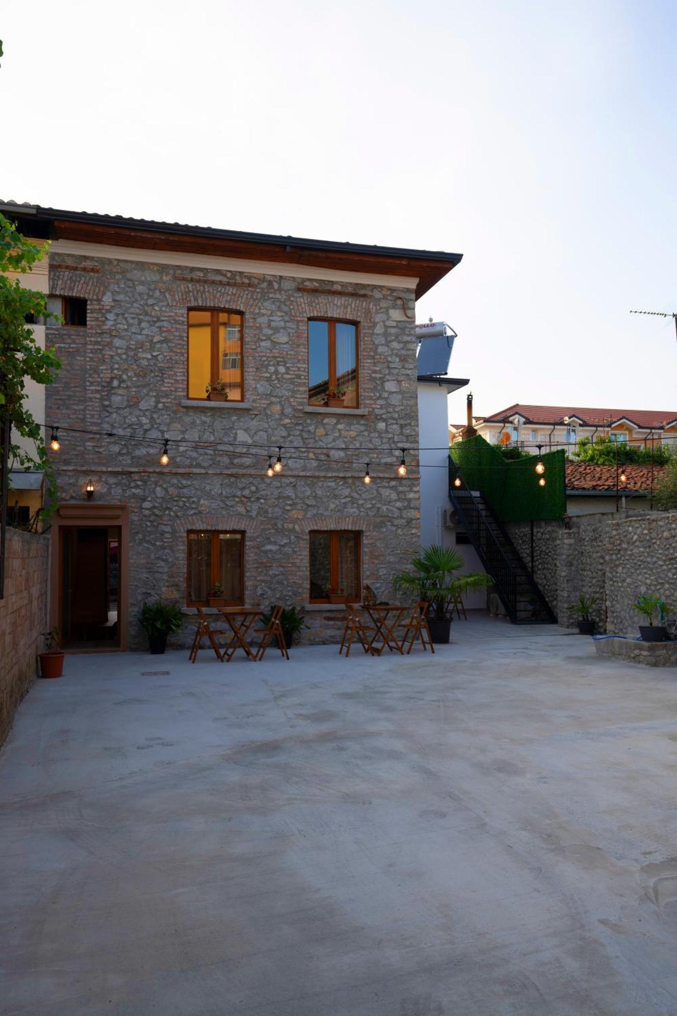 Intown Guesthouse Shkodër 外观 照片