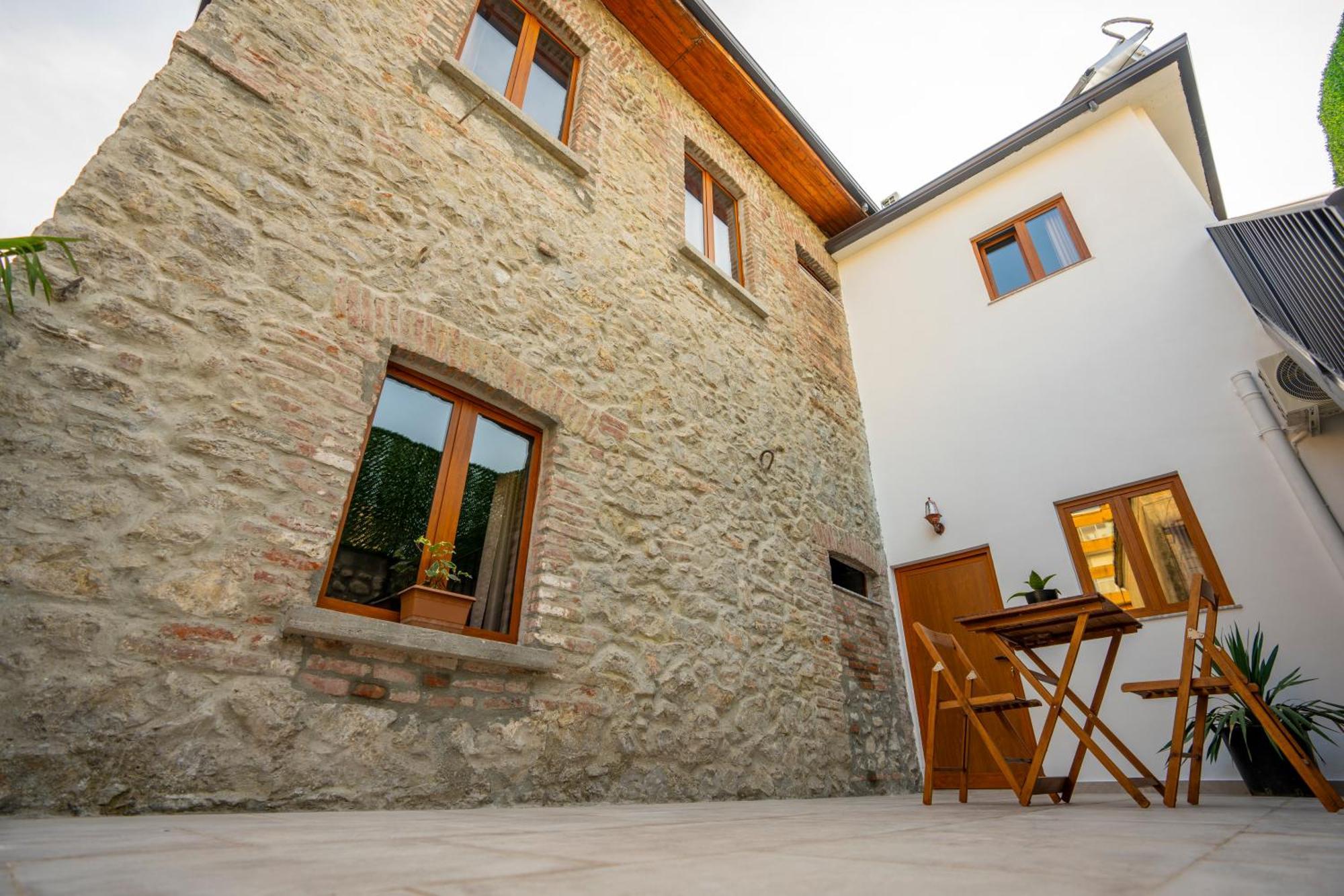 Intown Guesthouse Shkodër 外观 照片