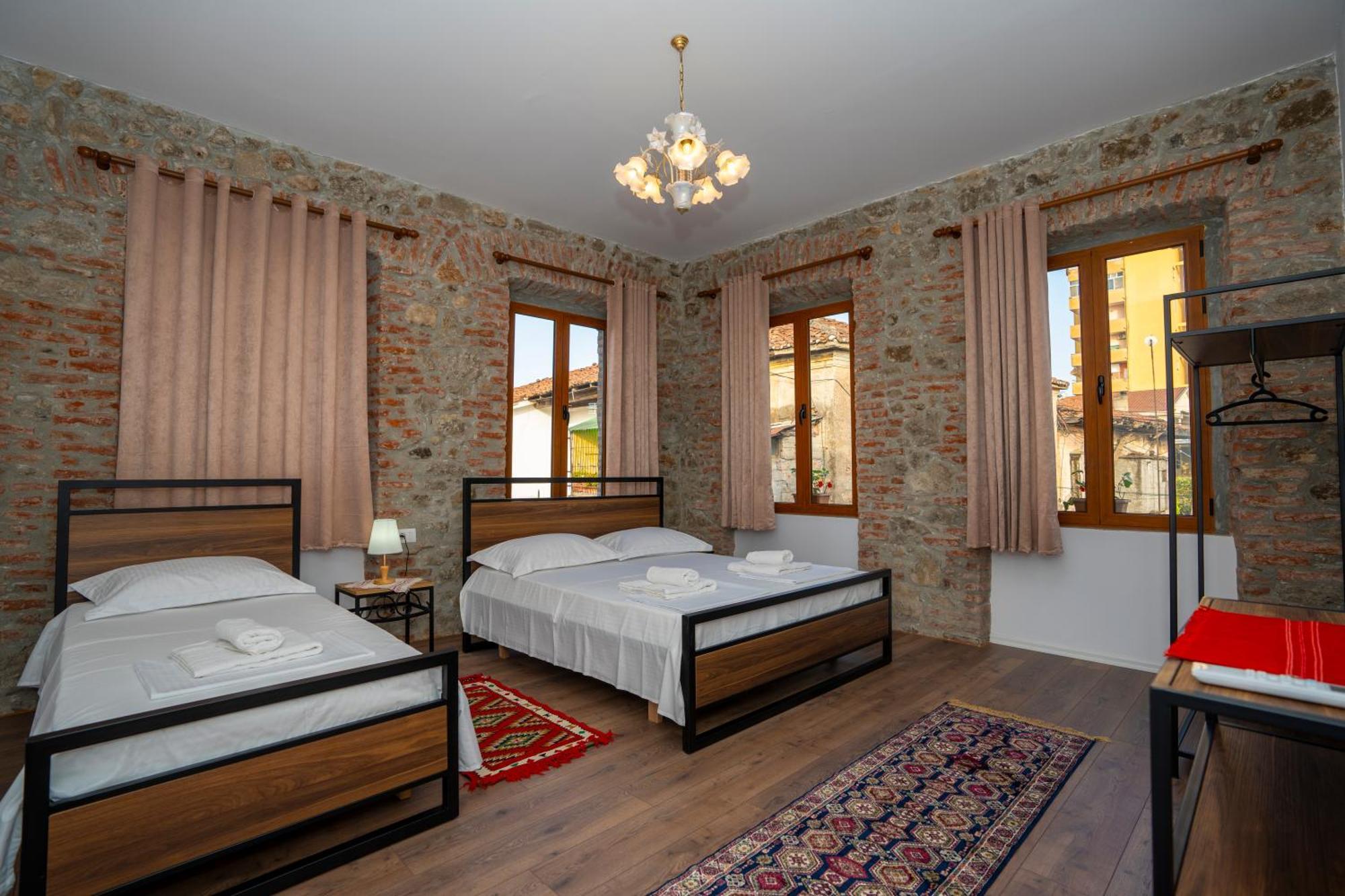 Intown Guesthouse Shkodër 外观 照片