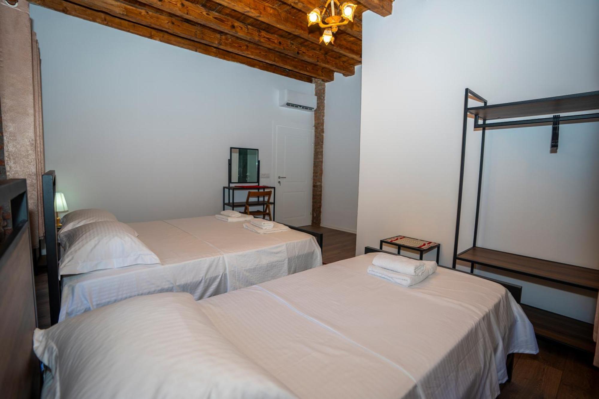Intown Guesthouse Shkodër 外观 照片