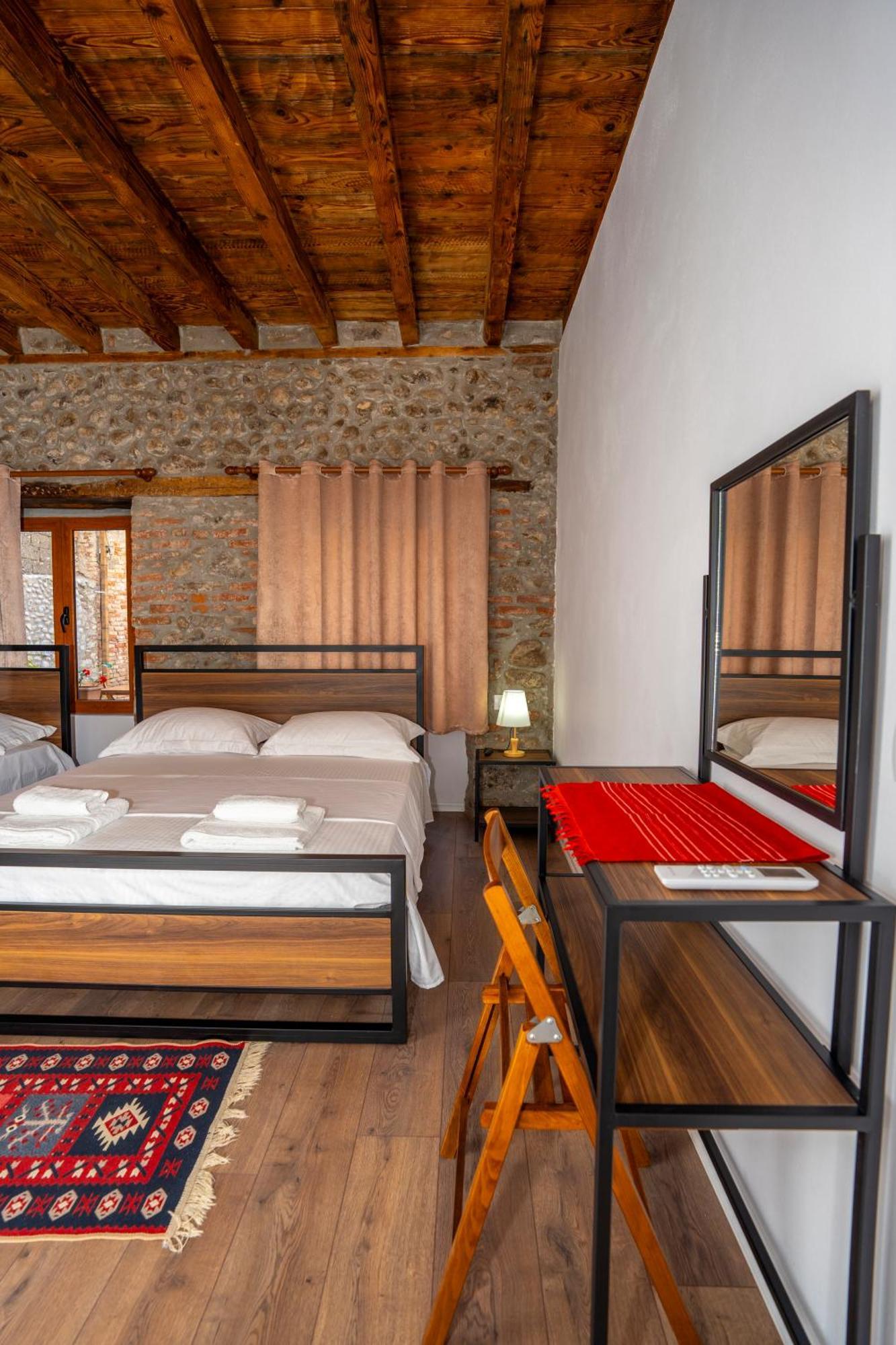 Intown Guesthouse Shkodër 外观 照片