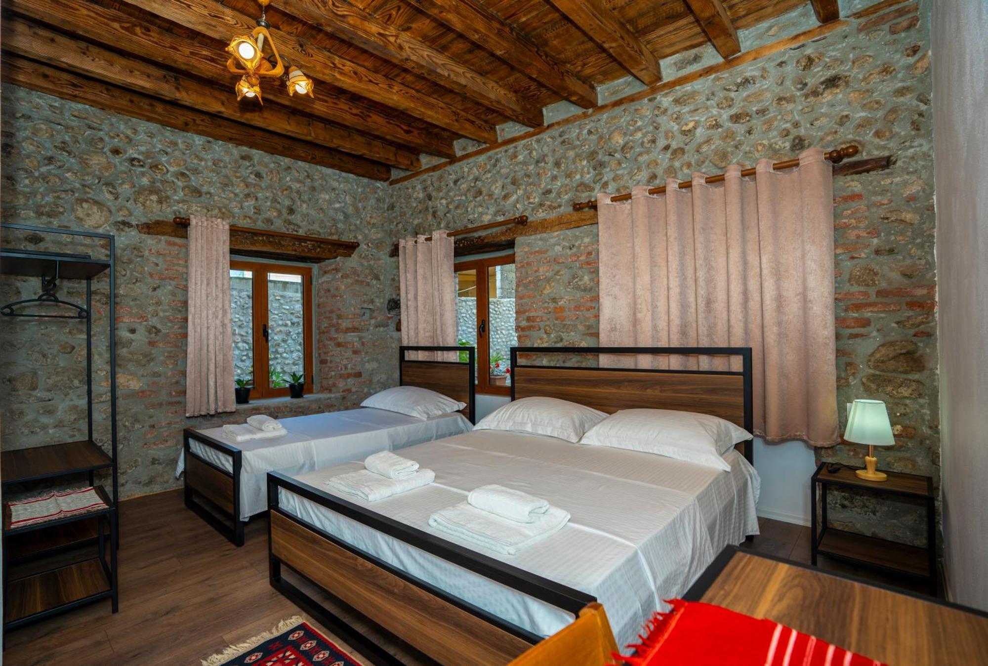 Intown Guesthouse Shkodër 外观 照片
